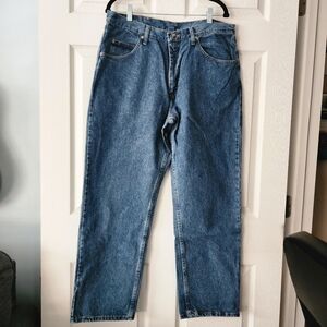 Wrangler Men's Relaxed Fit Blue Jeans